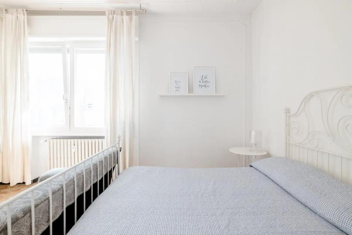 Spaziosa Matrimoniale Nel Centro Di Modena Appartement Buitenkant foto